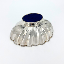 Load image into Gallery viewer, Scalloped Silver-Plated Display Bowl