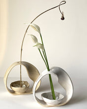 Load image into Gallery viewer, Oksana Berda Mobius Stem Holder