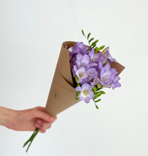 Load image into Gallery viewer, Freesia Bunch
