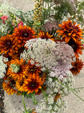 Load image into Gallery viewer, Grown Your Own Cutting Garden Workshop