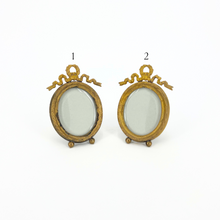 Load image into Gallery viewer, Round Brass Picture Frames