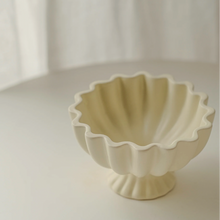 Load image into Gallery viewer, Sirena Compote Vase
