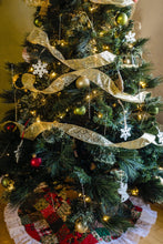 Load image into Gallery viewer, Victorian Christmas Tree Tinsel