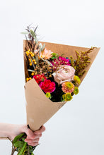 Load image into Gallery viewer, Medium Fresh Bouquet