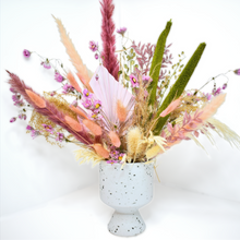 Load image into Gallery viewer, Dried Arrangement - Medium