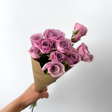 Load image into Gallery viewer, Spray Rose bunch
