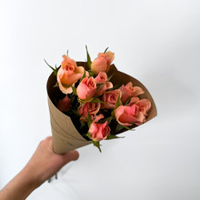 Load image into Gallery viewer, Spray Rose bunch
