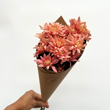 Load image into Gallery viewer, Spray Chrysanthemum Bunch
