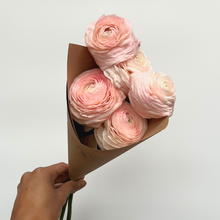 Load image into Gallery viewer, Ranunculus Bunch
