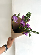 Load image into Gallery viewer, Freesia Bunch
