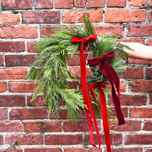 Load image into Gallery viewer, Buddy the Elf Wreath
