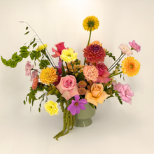 Load image into Gallery viewer, Grand Fresh Flower Centrepiece
