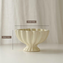 Load image into Gallery viewer, Sirena Compote Vase
