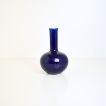 Load image into Gallery viewer, Glossy Porcelain Mini Beauty Vase - Indigo
