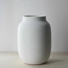 Load image into Gallery viewer, Blanc Collection 04 Vase
