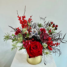 Load image into Gallery viewer, Large Fresh Flower Arrangement

