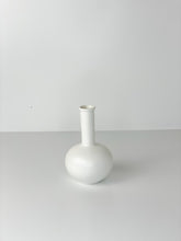 Load image into Gallery viewer, Middle Kingdom Vase 6
