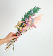 Load image into Gallery viewer, Small Dried Bouquet
