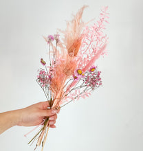 Load image into Gallery viewer, Small Dried Bouquet
